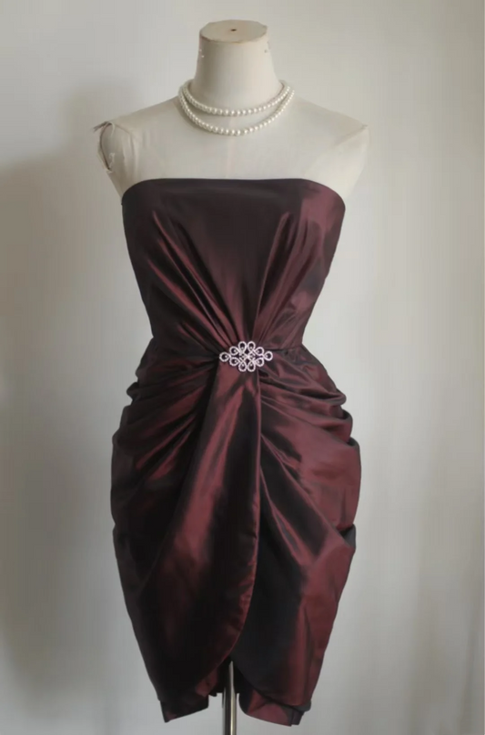 Vintage A line Strapless Burgundy Taffeta Formal Homecoming Dresses 18th Birthday Outfits Graduation Dress Short Mini Hoco Dresses DH2556
