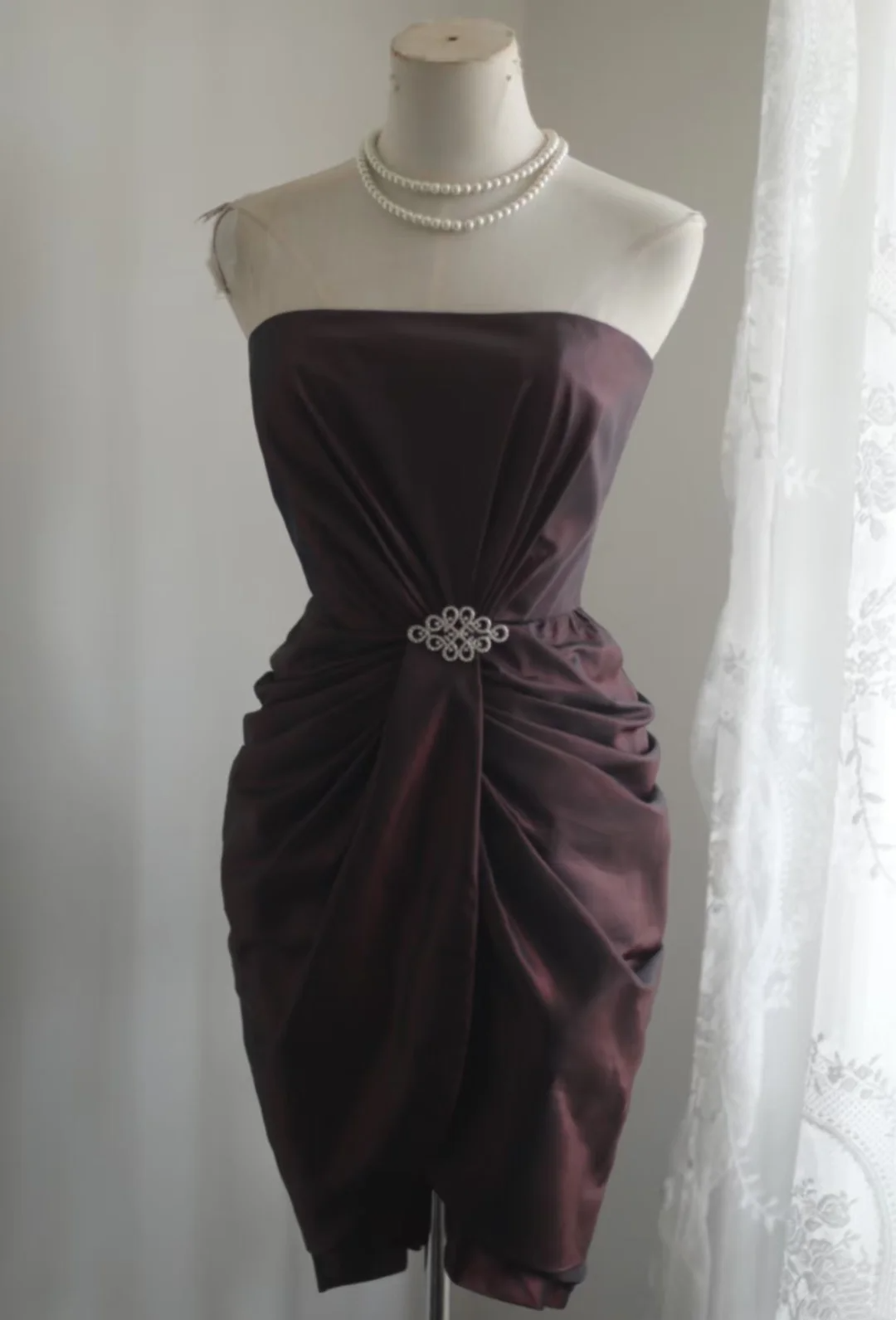 Vintage A line Strapless Burgundy Taffeta Formal Homecoming Dresses 18th Birthday Outfits Graduation Dress Short Mini Hoco Dresses DH2556