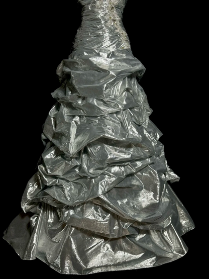 Elegant Ball Gown Sweetheart Silver Satin Long Prom Dresses Party Dress 18th Birthday Outfits Graduation Dresses DH2650