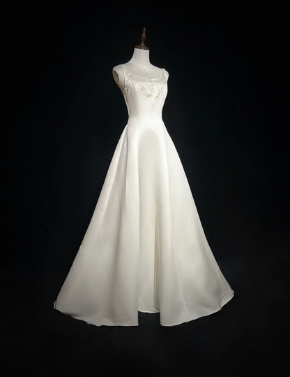 Vintage Bridal Dress Ball Gown Square Ivory Satin Long Wedding Dress Retro Wedding Dresses Modest Wedding Gowns DH2651