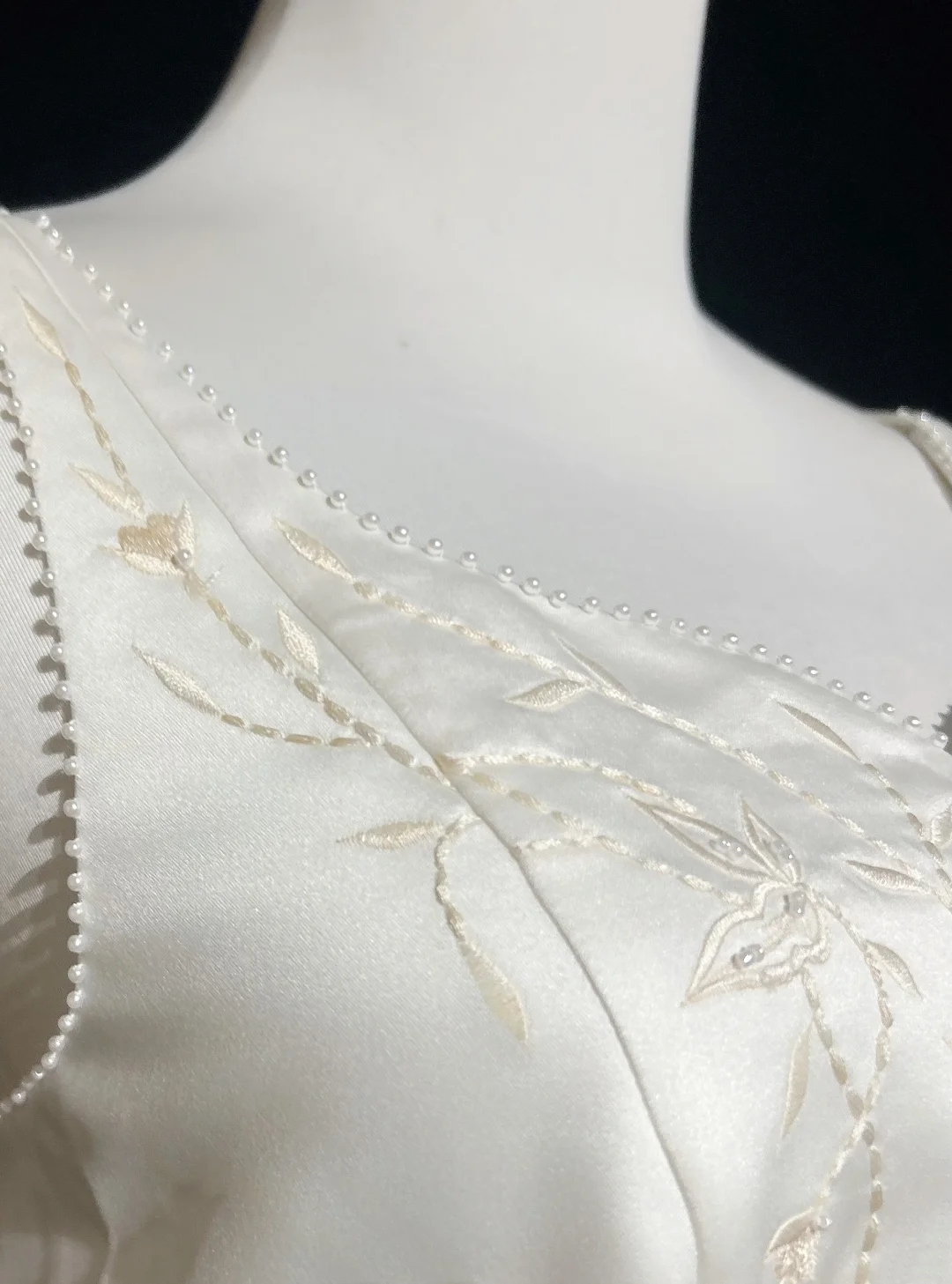 Vintage Bridal Dress Ball Gown Square Ivory Satin Long Wedding Dress Retro Wedding Dresses Modest Wedding Gowns DH2651