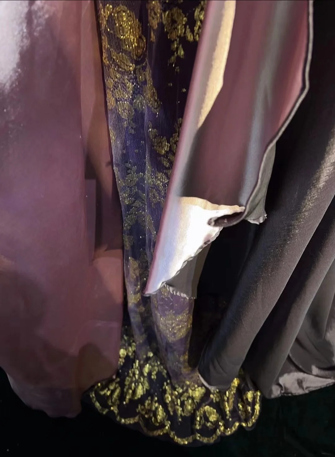 Vintage A Line V Neck Grape Sleeveless Satin Long Prom Dresses Party Dress 18th Birthday Outfits Graduation Dresses DH2652