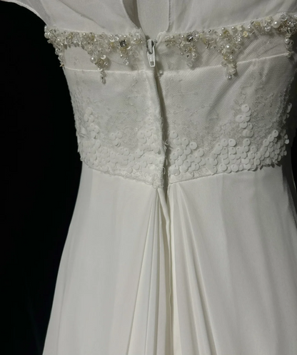 Vintage Bridal Dress A Line Scoop Short Sleeves White Silver Beads Long Wedding Dress Retro Wedding Dresses Modest Wedding Gowns DH2659