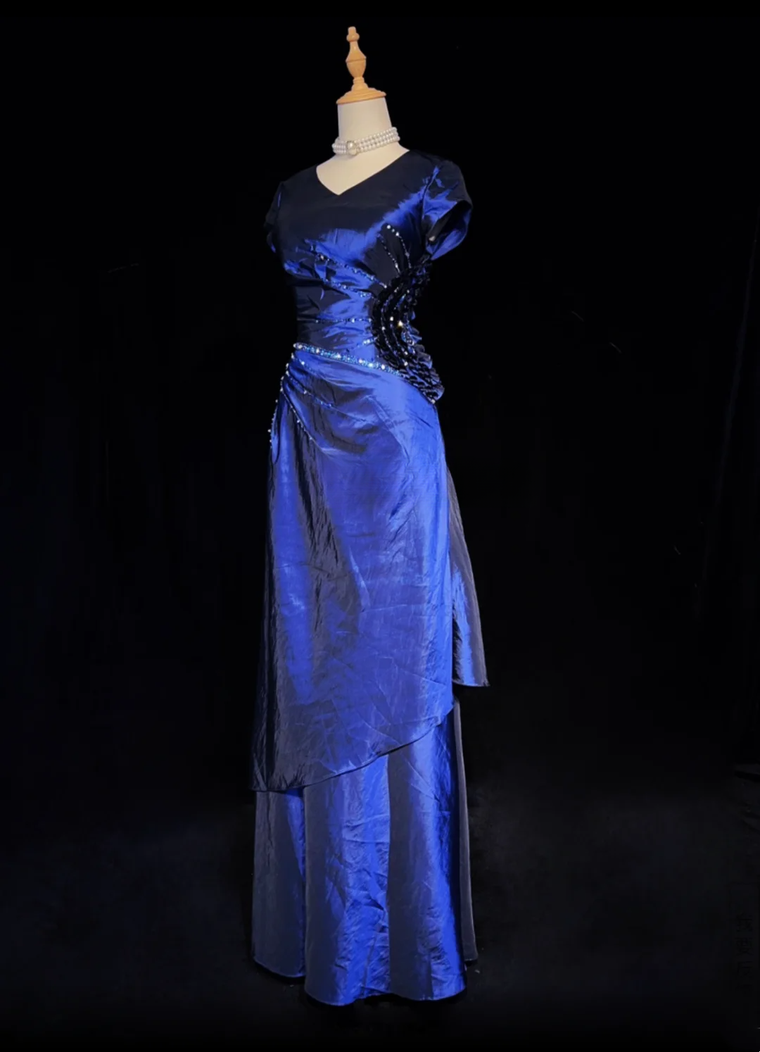 Retro A Line V Neck Navy Blue Short Sleeves With Silver Beads Long Flowers Prom Dresses Party Dress 21st Birthday Outfits Graduation Dresses DH2660