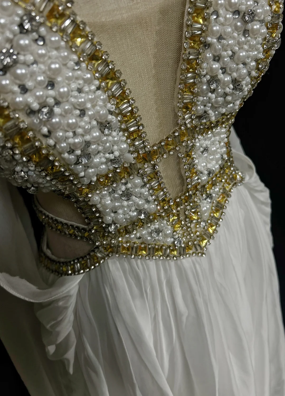 Retro A Line V Neck White Chiffon With Silver Gold Beads Long Flowers Prom Dresses Party Dress 21st Birthday Outfits Prom Gowns DH2662