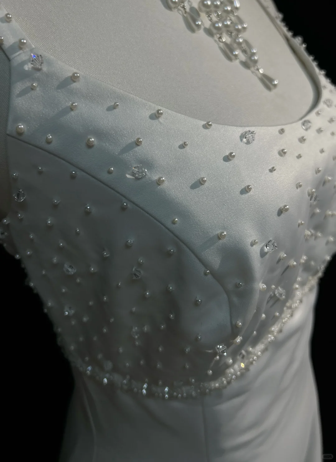 Vintage Bridal Dress A Line Spaghetti Straps Satin White Beads Long Wedding Dress Retro Wedding Dresses Modest Wedding Gowns DH2666