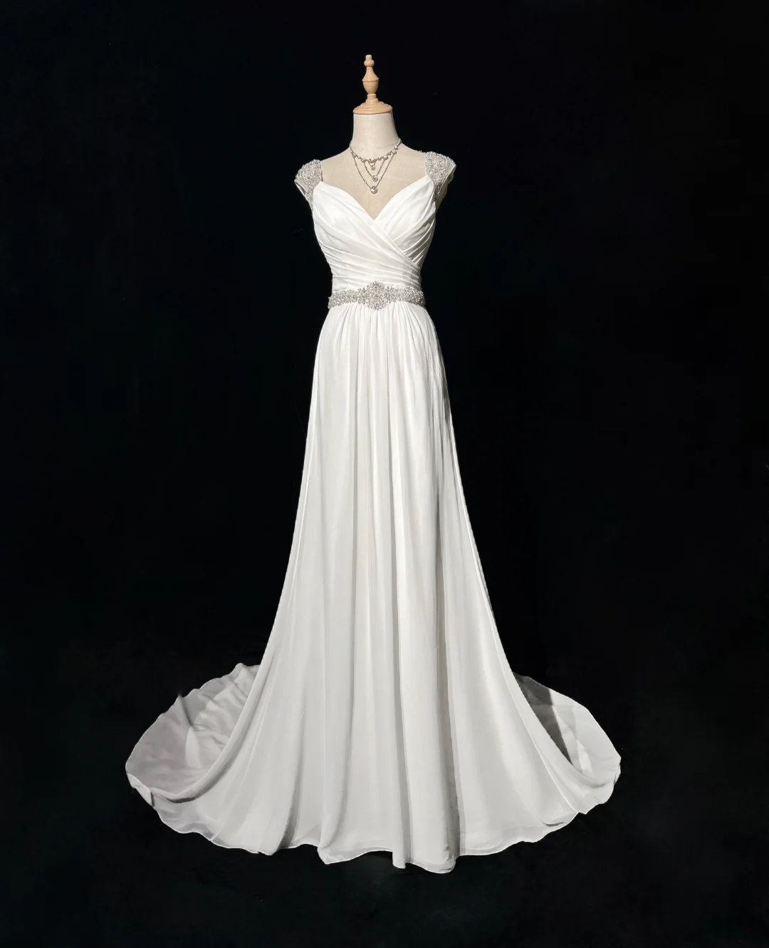Vintage Bridal Dress A line Sweetheart Chiffon Silver Beads White Long Wedding Dress Retro Wedding Dresses Modest Wedding Gowns DH2678