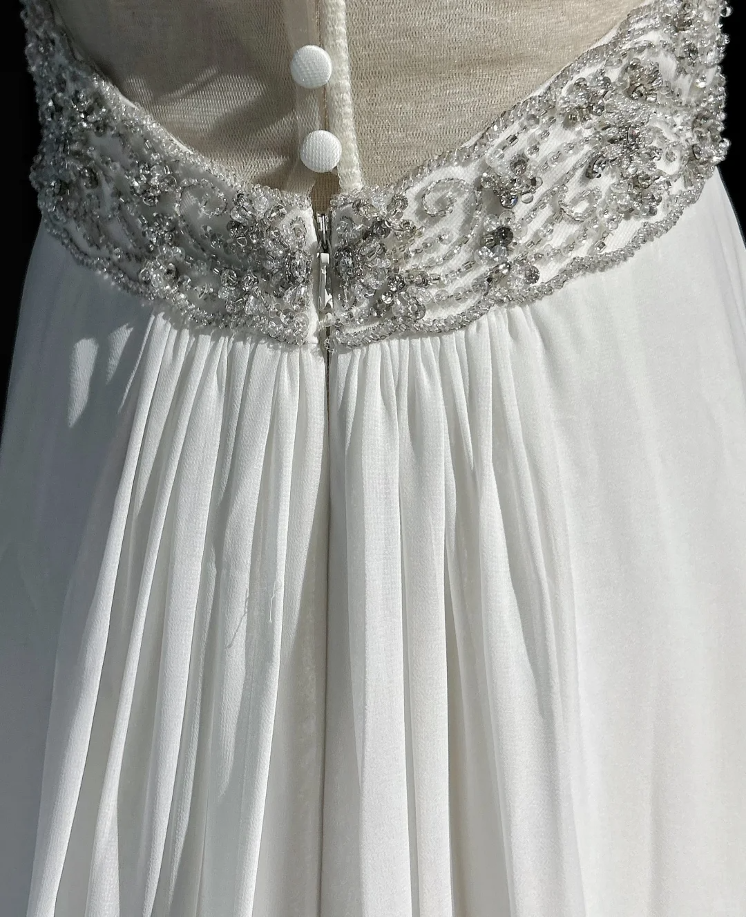 Vintage Bridal Dress A line Sweetheart Chiffon Silver Beads White Long Wedding Dress Retro Wedding Dresses Modest Wedding Gowns DH2678