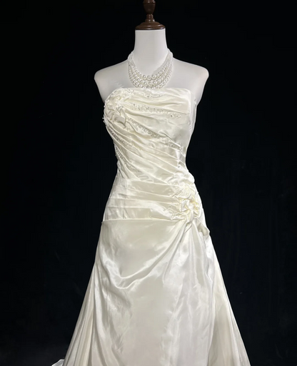 Vintage Bridal Dress Ball Gown Strapless Satin Ivory Long Wedding Dress Retro Wedding Dresses Modest Wedding Gowns DH2680