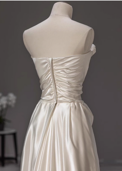 Elegant Satin Mermaid Wedding Dress Sleeveless Simple Bridal Gown DH2689