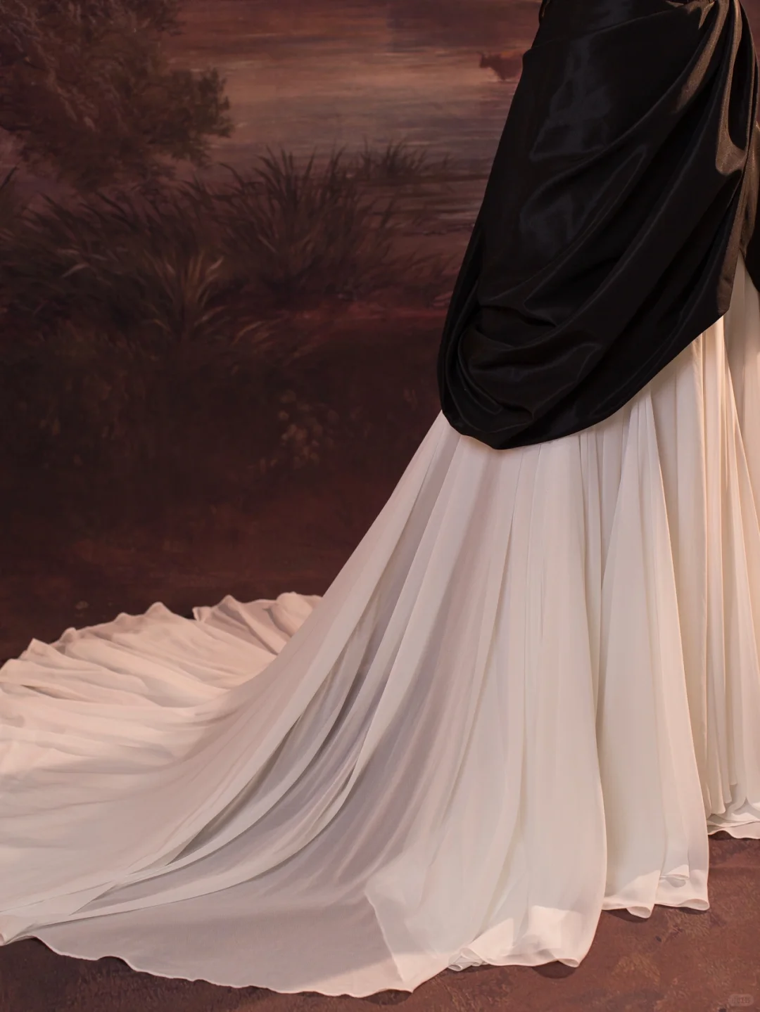 Pretty Wedding Dress Ball Gown Spaghetti Straps Black Satin Long Vintage Wedding Dresses Bridal Gowns Brides Gown DH339