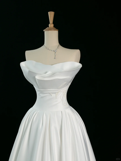 Pretty Wedding Dress A line Strapless Sleeveless White Long Wedding Dresses Bridal Gowns Brides Gown DH350