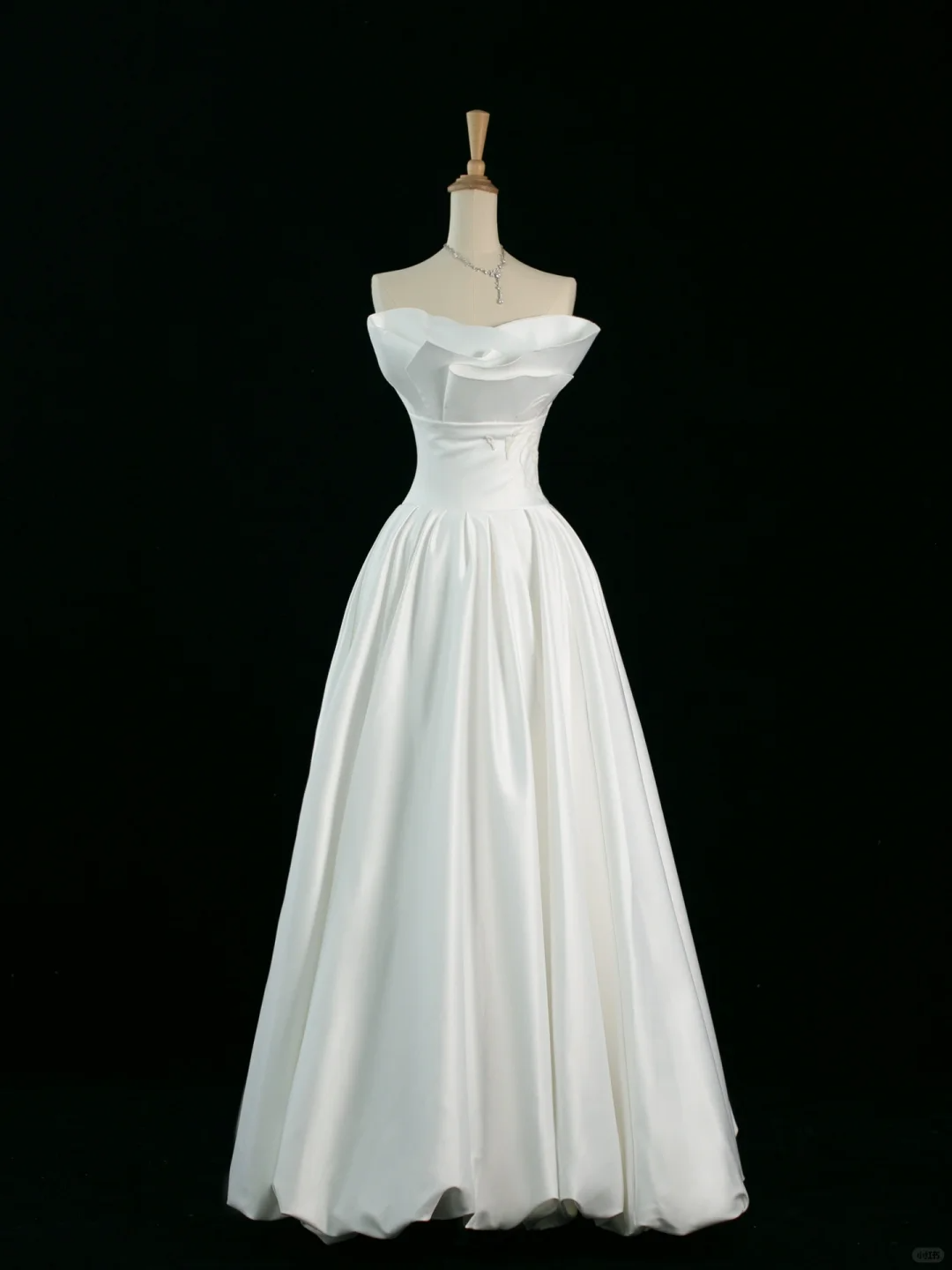 Pretty Wedding Dress A line Strapless Sleeveless White Long Wedding Dresses Bridal Gowns Brides Gown DH350