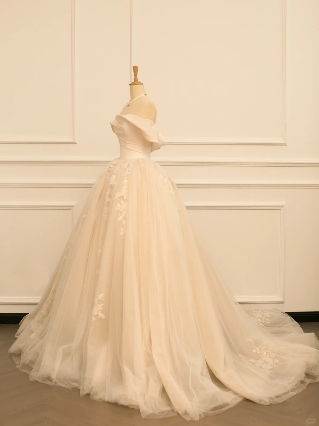 Elegant Wedding Dress Ball Gown Off The Shoulder Short Sleeves Ivory Tulle Summer Long Wedding Dresses Bride Dress Bridal Gowns DH360