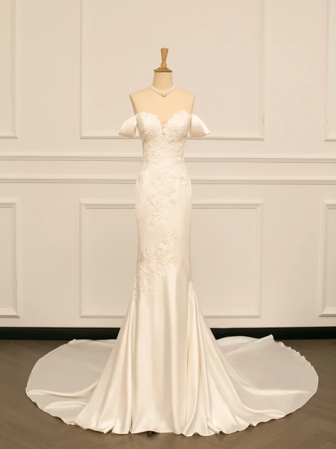 Pretty Wedding Dress Mermaid Off The Shoulder Short Sleeves Satin Long Vintage Wedding Dresses Bridal Gowns Brides Gown DH361