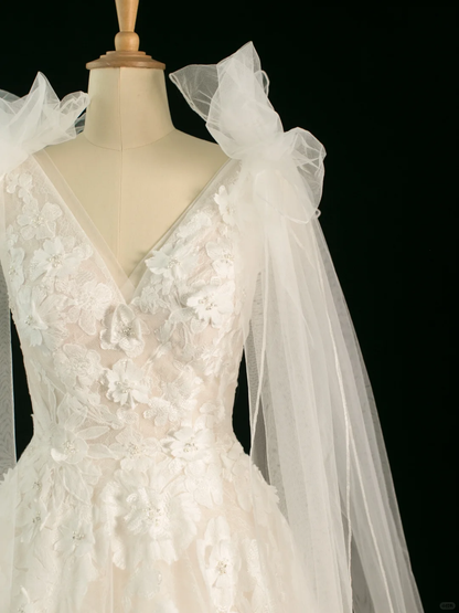 Pretty Wedding Dress Ball Gown V Neck Sleeveless Tulle Lace Long Vintage Wedding Dresses Bridal Gowns Brides Gown DH365