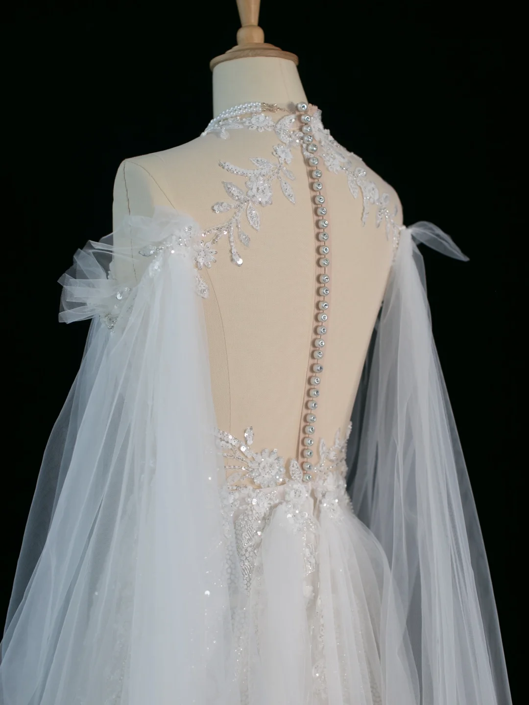 Pretty Wedding Dress A line Scoop Neck Long Sleeves Tulle Lace Vintage Wedding Dresses Bridal Gowns Brides Gown DH366