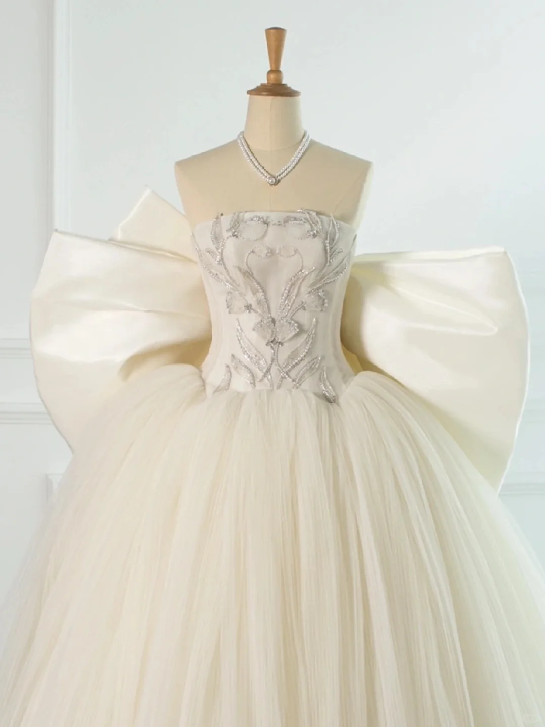 Elegant Wedding Dress Ball Gown Strapless Sleeveless White Tulle Summer Wedding Dresses Bride Dress Bridal Gowns DH371