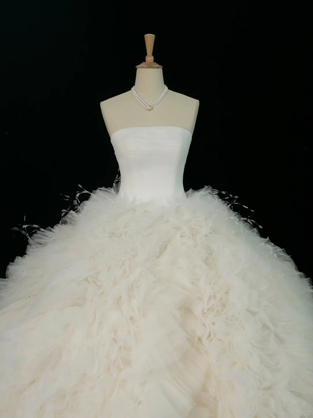 Pretty Wedding Dress Ball Gown Strapless White Sleeveless Tulle Long Vintage Wedding Dresses Bridal Gowns Brides Gown DH374