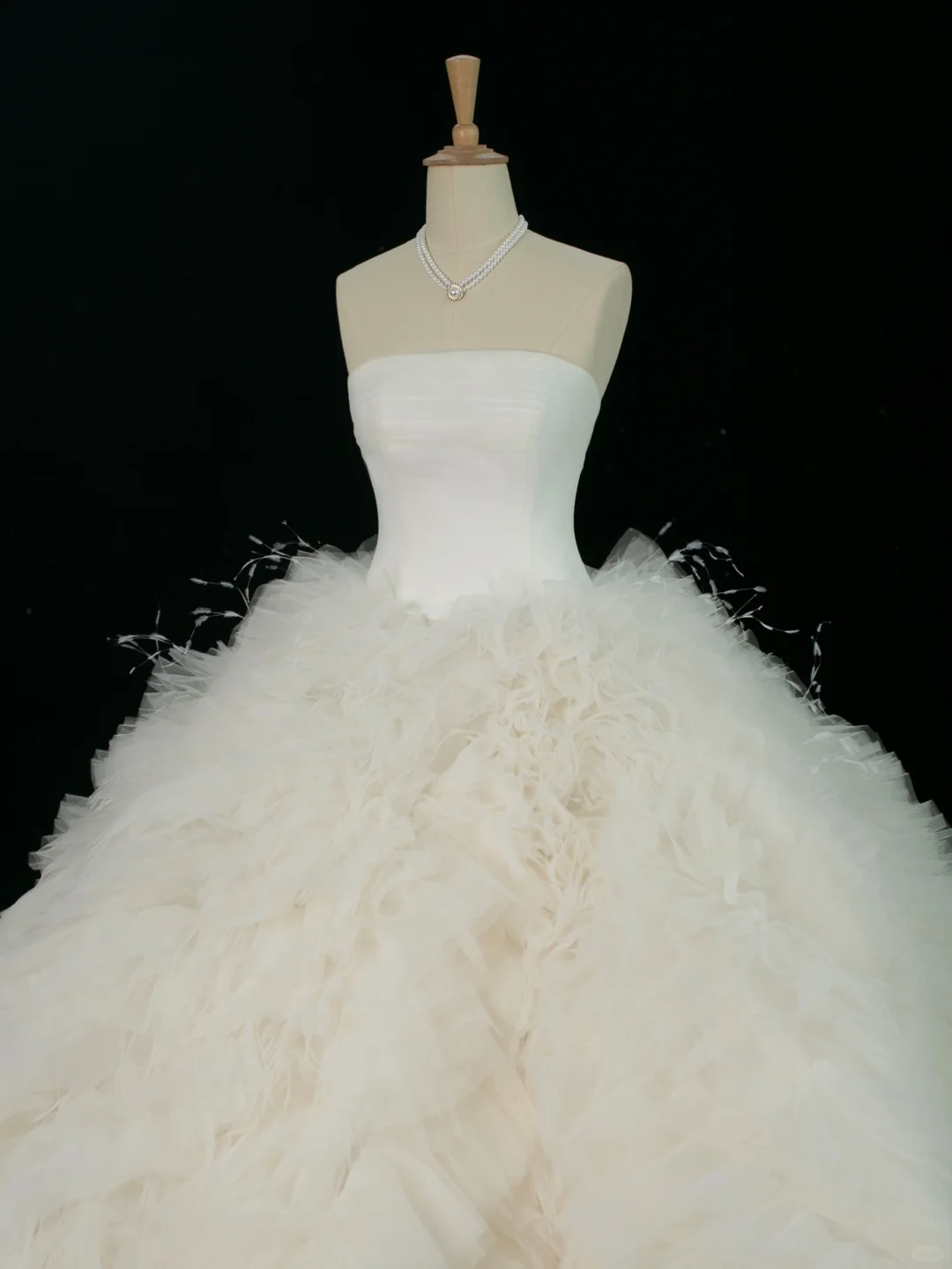 Pretty Wedding Dress Ball Gown Strapless White Sleeveless Tulle Long Vintage Wedding Dresses Bridal Gowns Brides Gown DH374