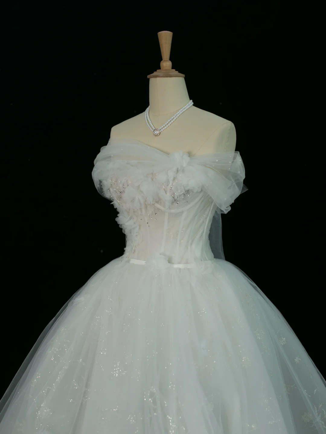 Pretty Wedding Dress Ball Gown Strapless White Sleeveless Tulle Long Vintage Wedding Dresses Bridal Gowns Brides Gown DH375