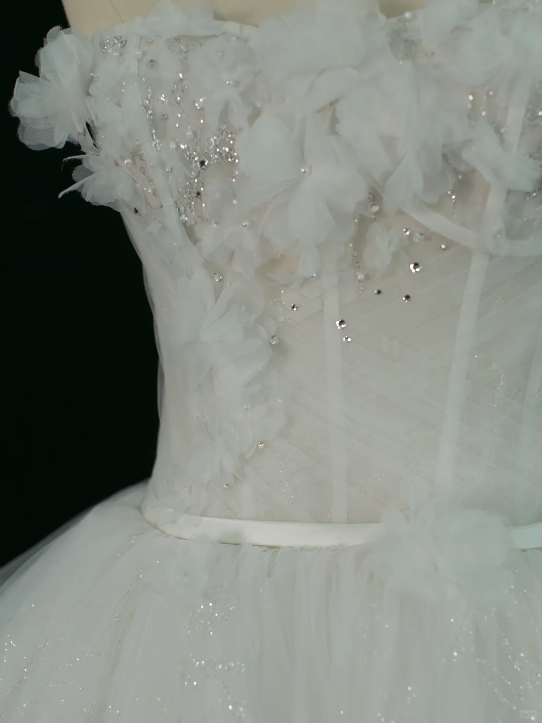 Pretty Wedding Dress Ball Gown Strapless White Sleeveless Tulle Long Vintage Wedding Dresses Bridal Gowns Brides Gown DH375