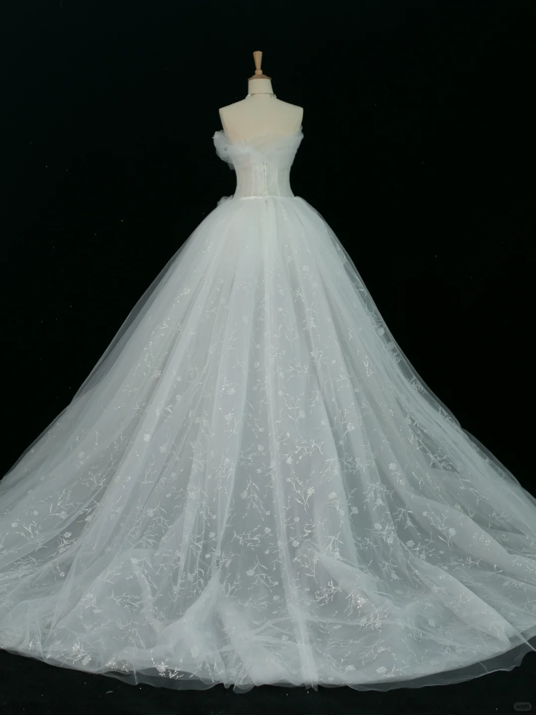 Pretty Wedding Dress Ball Gown Strapless White Sleeveless Tulle Long Vintage Wedding Dresses Bridal Gowns Brides Gown DH375