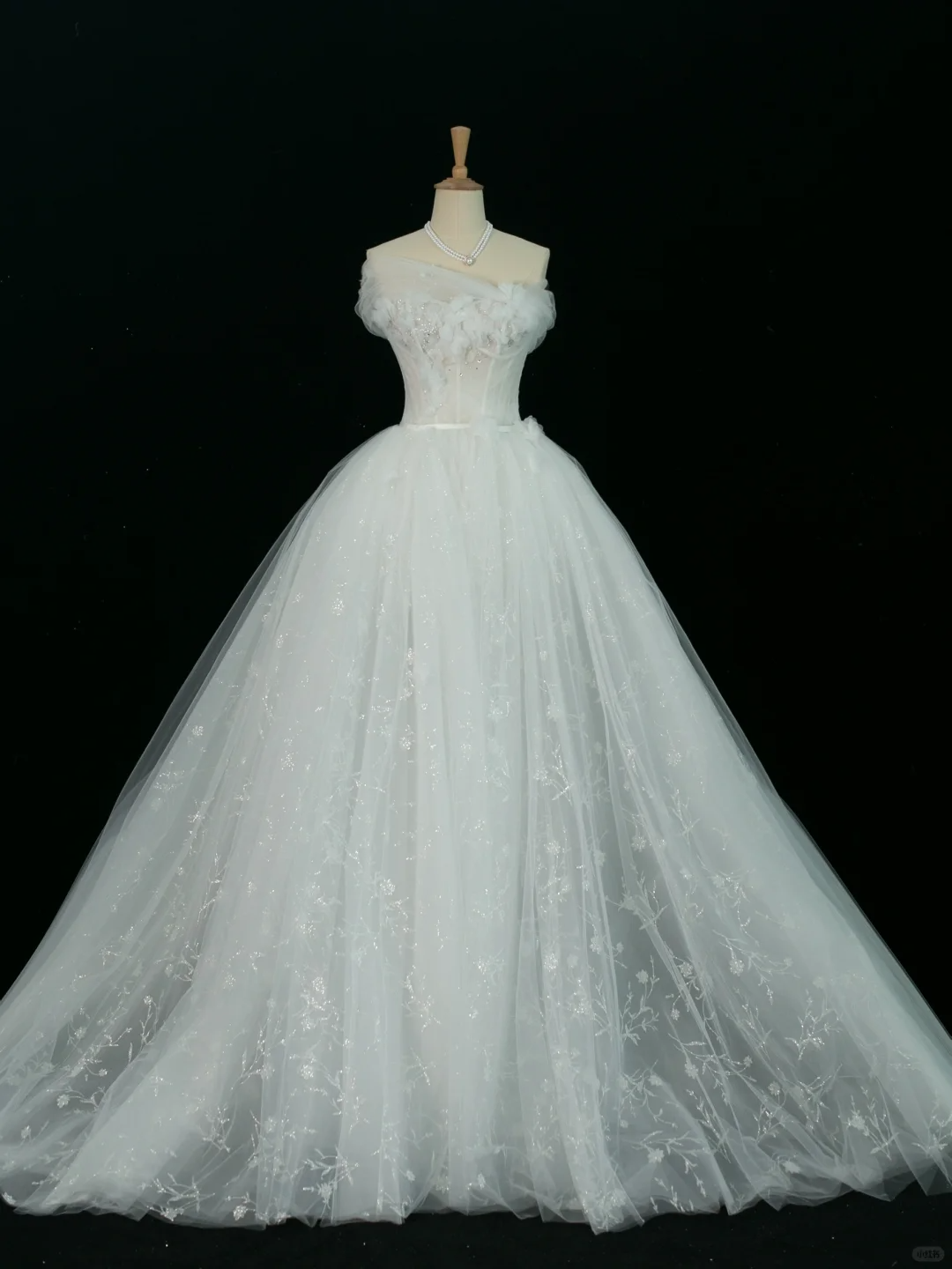 Pretty Wedding Dress Ball Gown Strapless White Sleeveless Tulle Long Vintage Wedding Dresses Bridal Gowns Brides Gown DH375