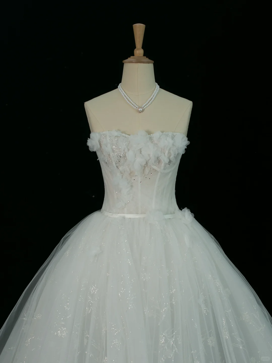 Pretty Wedding Dress Ball Gown Strapless White Sleeveless Tulle Long Vintage Wedding Dresses Bridal Gowns Brides Gown DH375