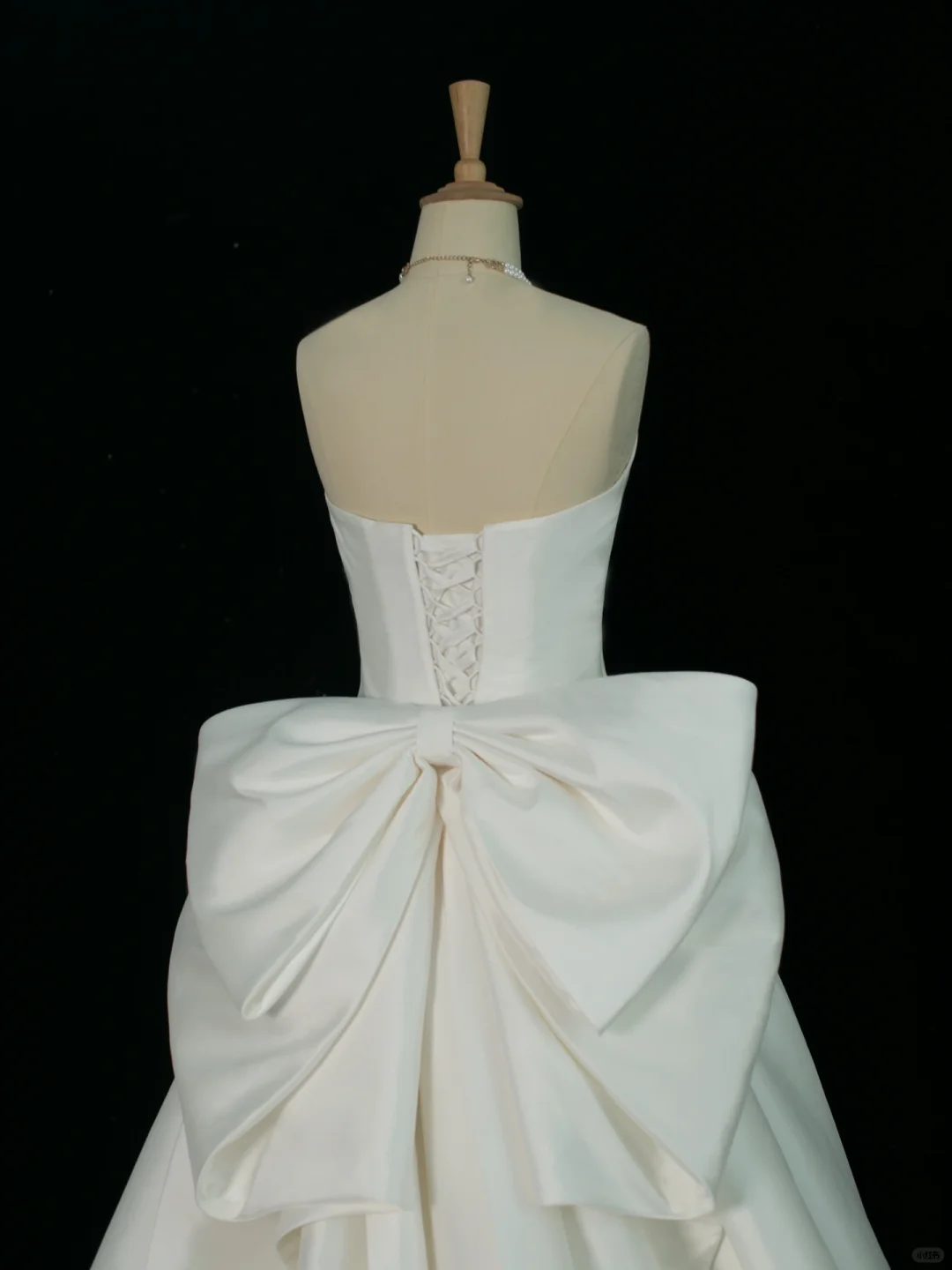 Elegant Wedding Dress Ball Gown Sweetheart Sleeveless White Satin Summer Long Wedding Dresses Bride Dress Bridal Gowns DH376