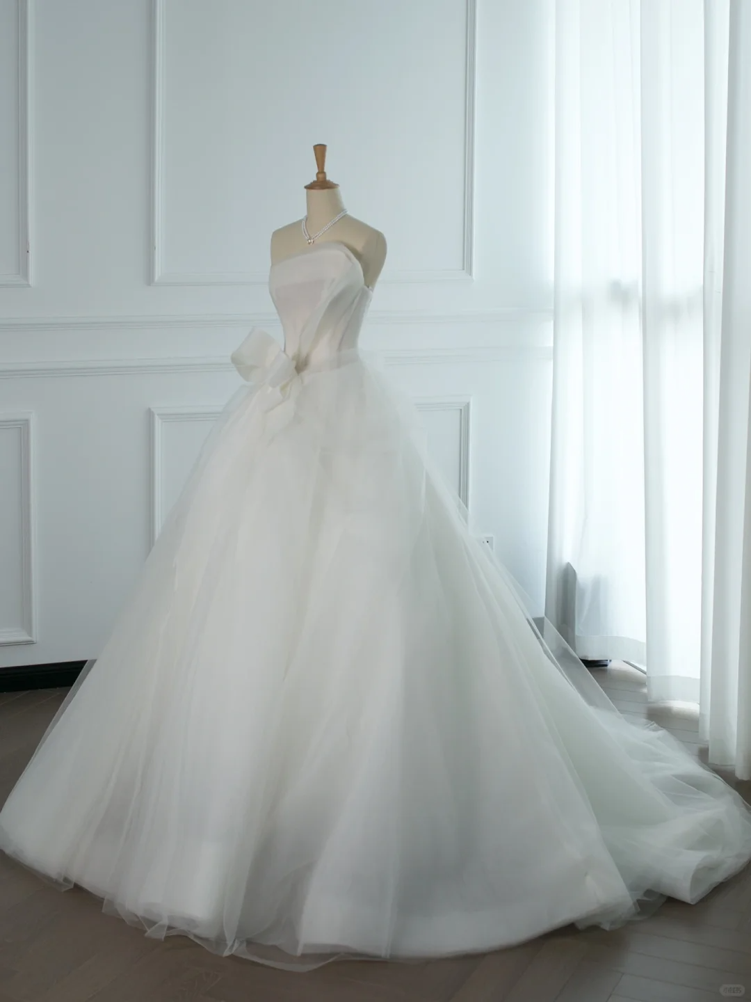 Pretty Wedding Dress Ball Gown Strapless White Sleeveless Tulle Long Vintage Wedding Dresses Bridal Gowns Brides Gown DH377