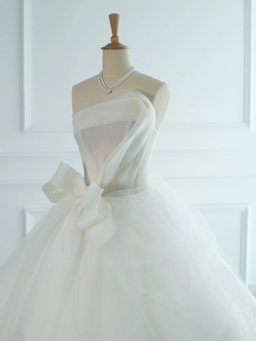 Pretty Wedding Dress Ball Gown Strapless White Sleeveless Tulle Long Vintage Wedding Dresses Bridal Gowns Brides Gown DH377