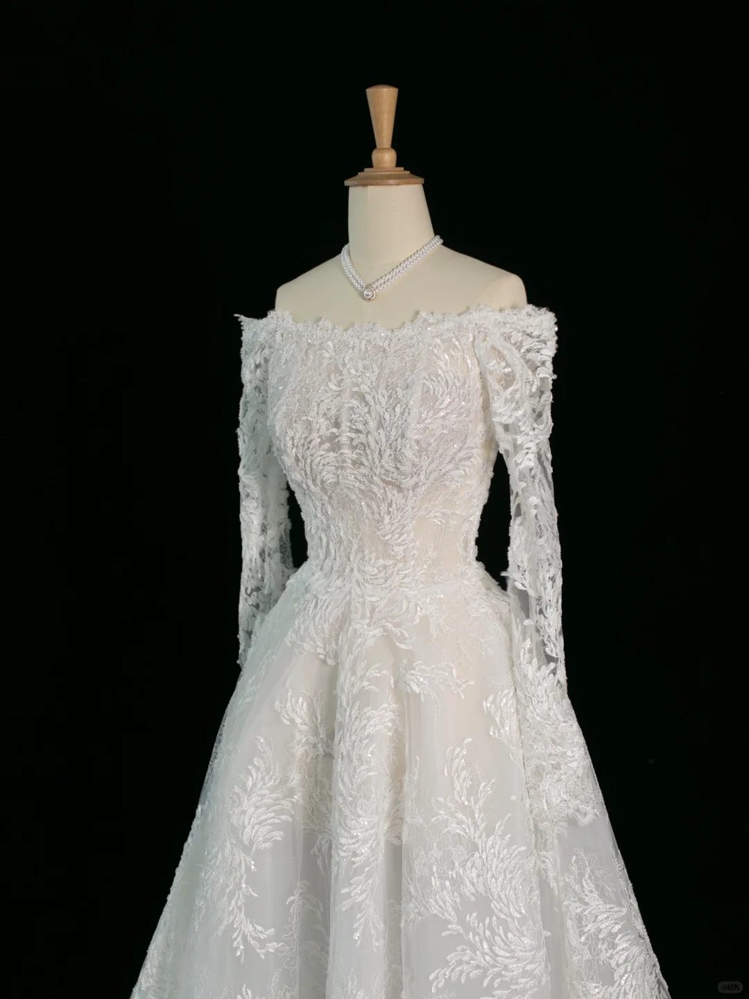 Pretty Wedding Dress Ball Gown Off The Shoulder White Long Sleeves Lace Long Vintage Wedding Dresses Bridal Gowns Brides Gown DH379