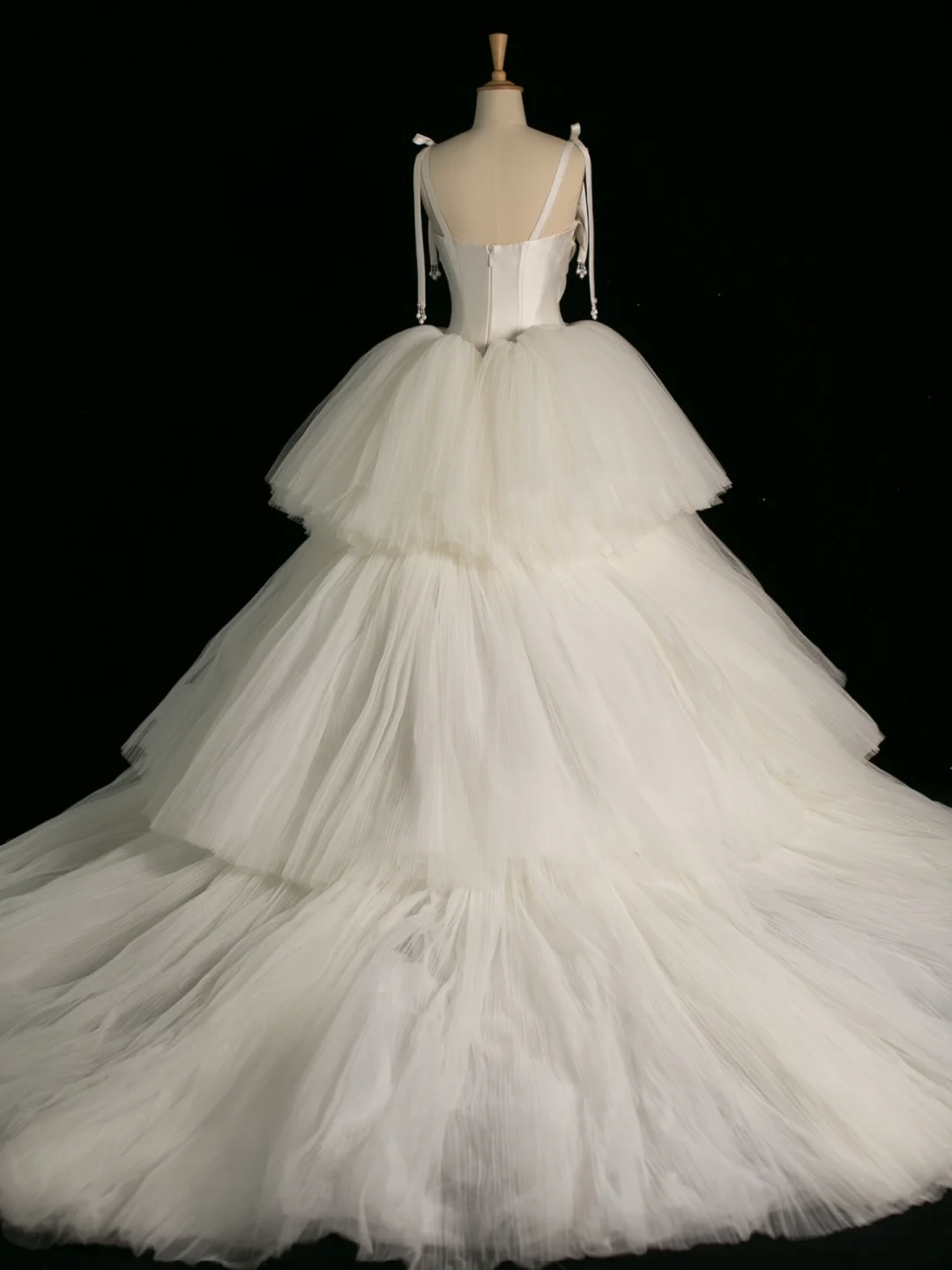 Elegant Wedding Dress Ball Gown Spaghetti Straps Tulle Sleeveless White Summer Long Wedding Dresses Bride Dress Bridal Gowns DH382