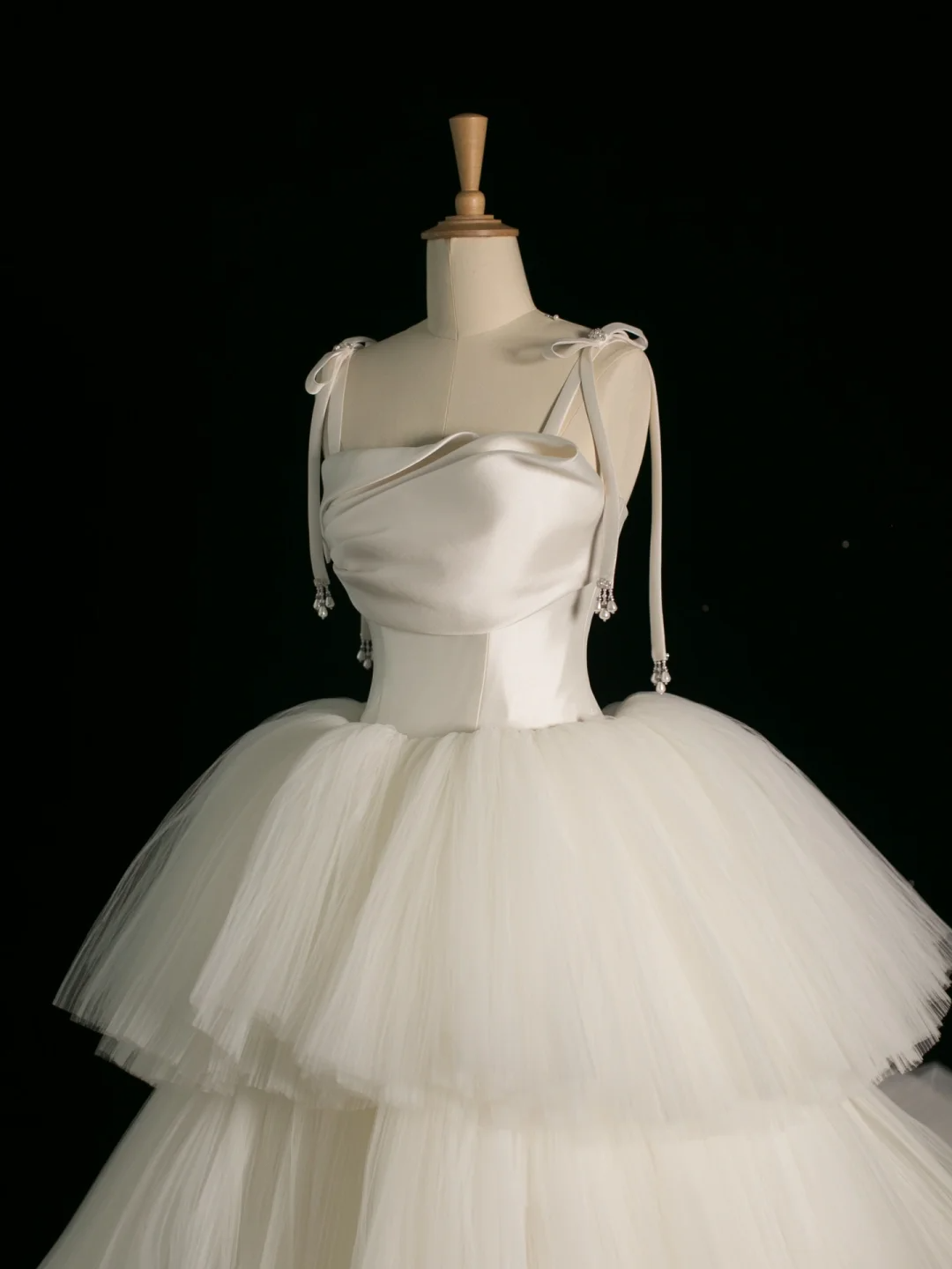 Elegant Wedding Dress Ball Gown Spaghetti Straps Tulle Sleeveless White Summer Long Wedding Dresses Bride Dress Bridal Gowns DH382