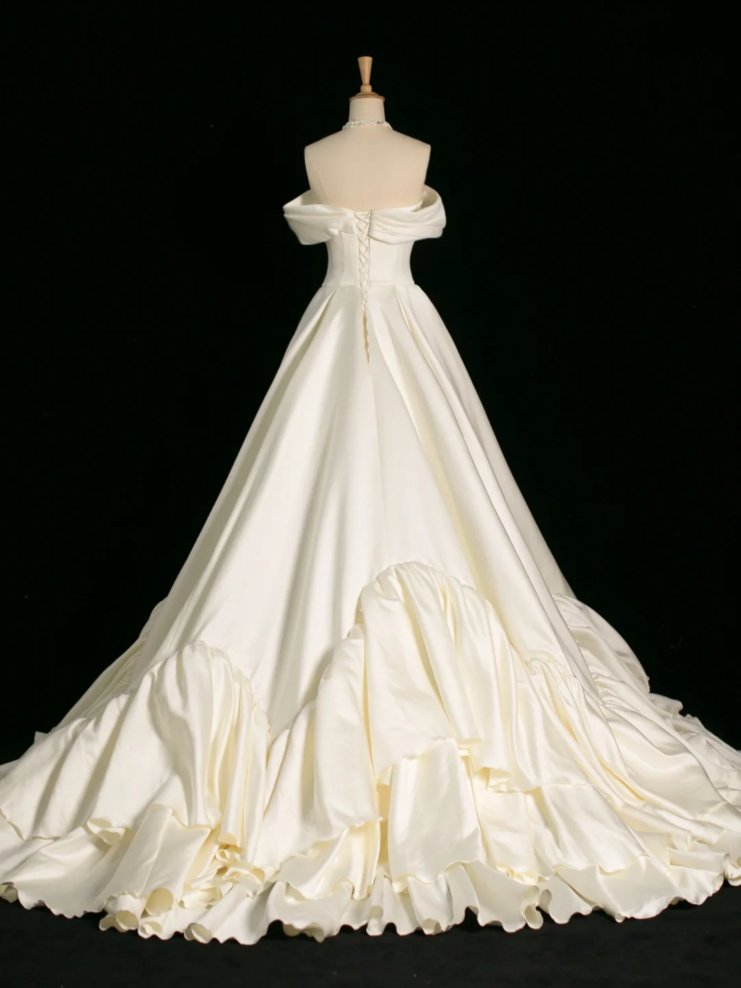 Pretty Wedding Dress Ball Gown Off The Shoulder Short Sleeves Satin Long Vintage Wedding Dresses Bridal Gowns Brides Gown DH386