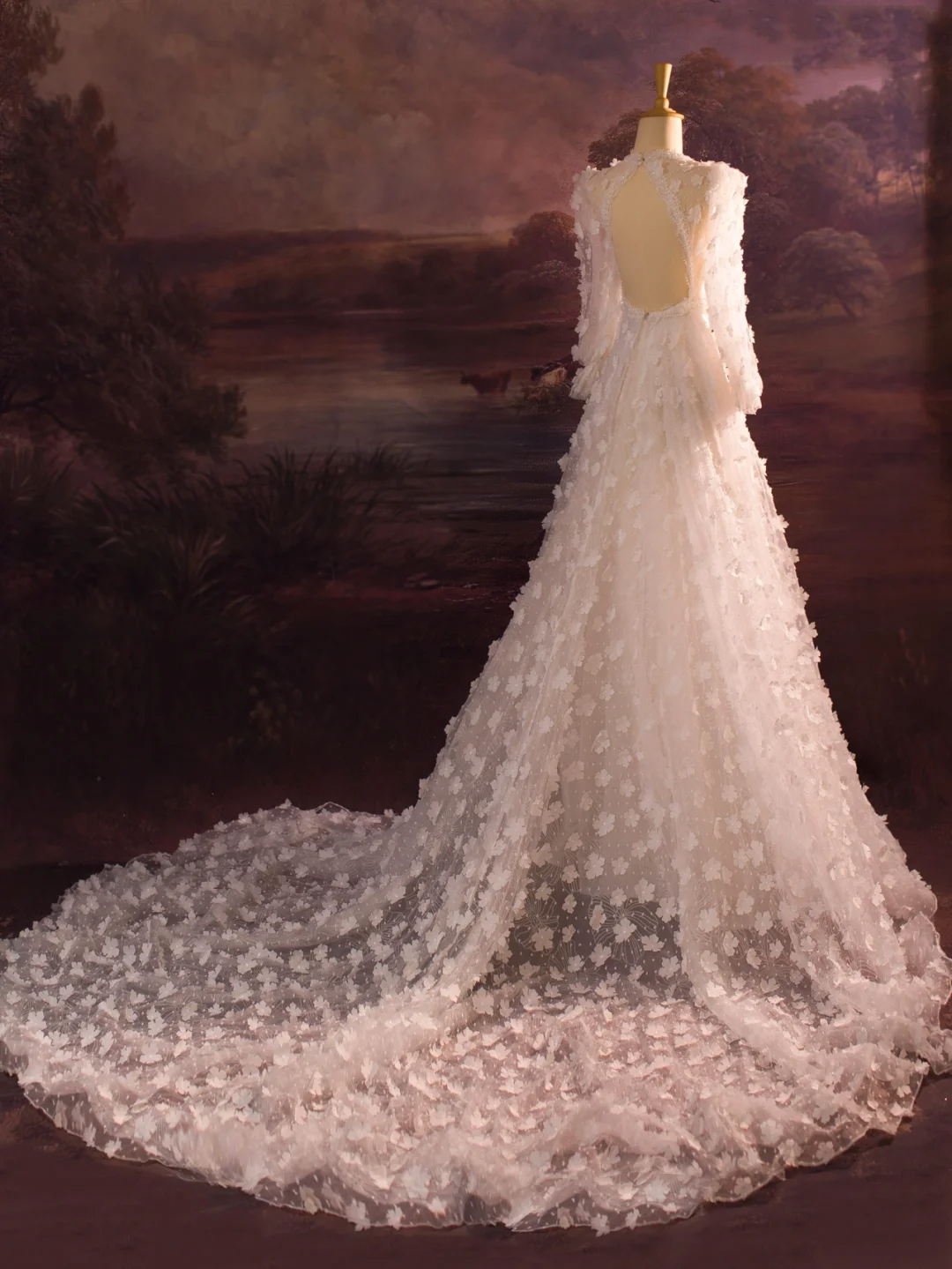 Elegant Wedding Dress Ball Gown Scoop Long Sleeves Tulle Flowers Long Wedding Dresses Bride Dress Bridal Gowns DH412