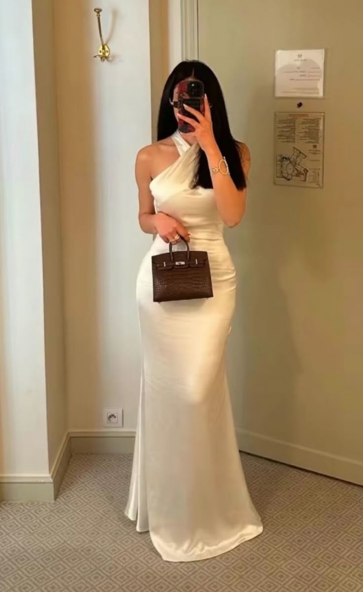 Elegant Mermaid Halter White Sleeveless Long Prom Dresses Party Dress Summer 20th Birthday Outfits 18th Birthday Dresses DH493