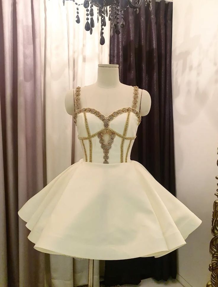 Pretty Ball Gown Spaghetti Straps White Short Formal 8th Grade Homecoming Dresses Summer Middle School Hoco Dress 6th Grade Graduation Outfits 21st Birthday Dress DH504