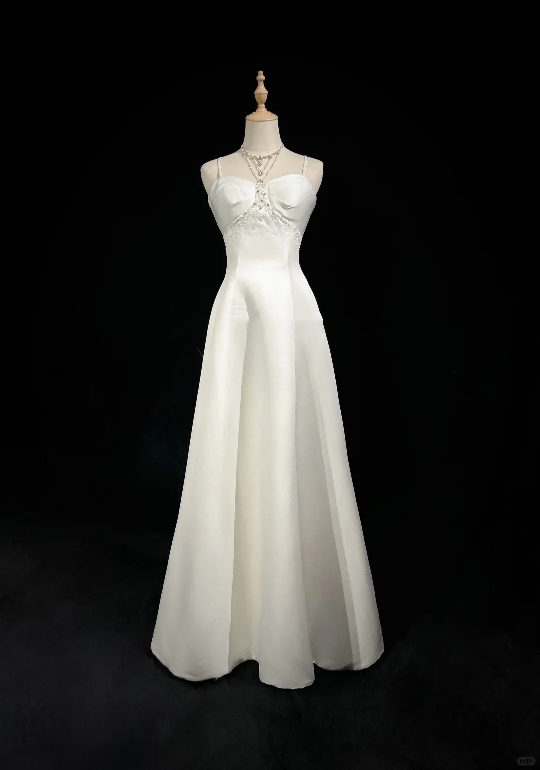 Vintage Wedding Dress A line Spaghetti Straps White Satin Sleeveless Long Vintage Wedding Dresses Bridal Gowns Brides Gown With Cape DH524