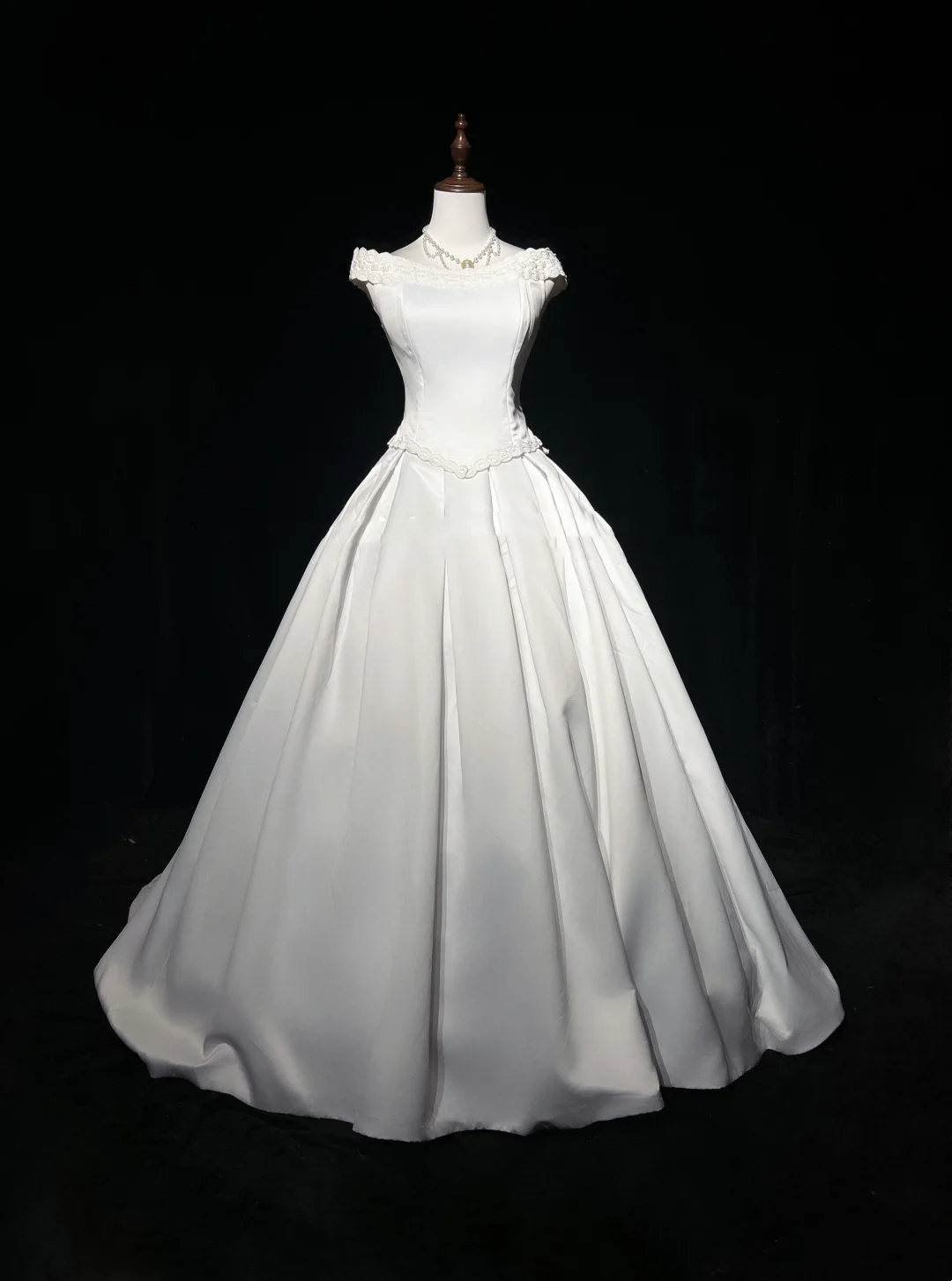Vintage Wedding Dress 1970s Ball Gown Off The Shoulder Satin White Long Wedding Dresses Bridal Gowns Elegant Brides Gown DH570