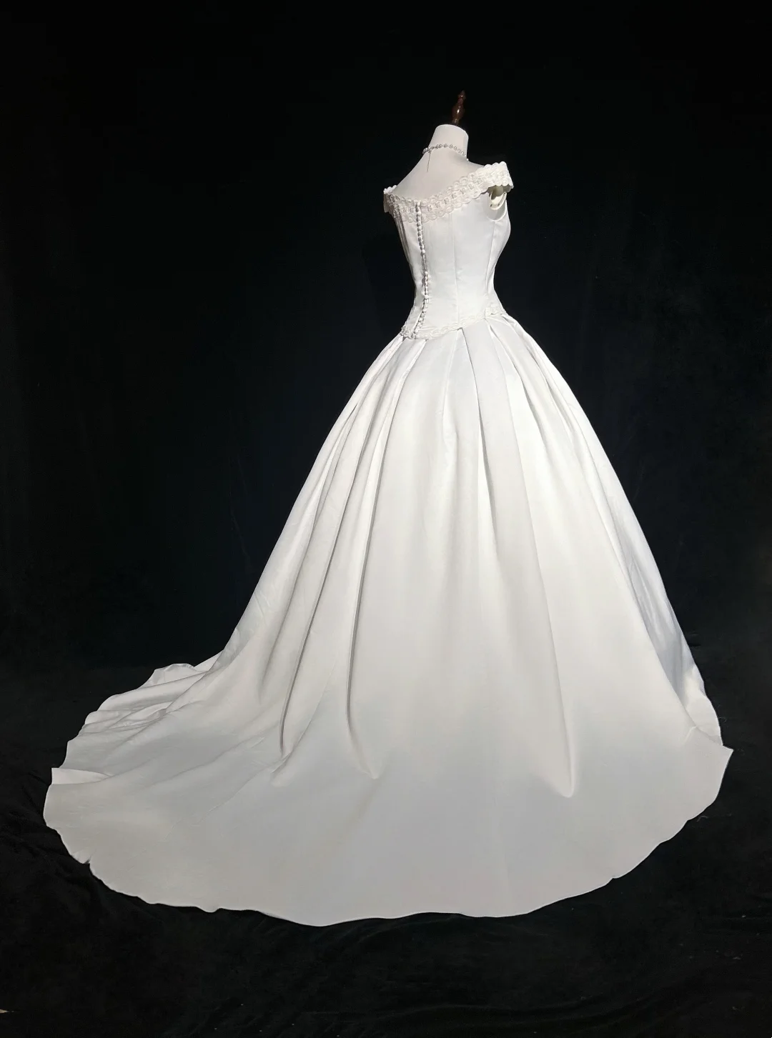 Vintage Wedding Dress 1970s Ball Gown Off The Shoulder Satin White Long Wedding Dresses Bridal Gowns Elegant Brides Gown DH570