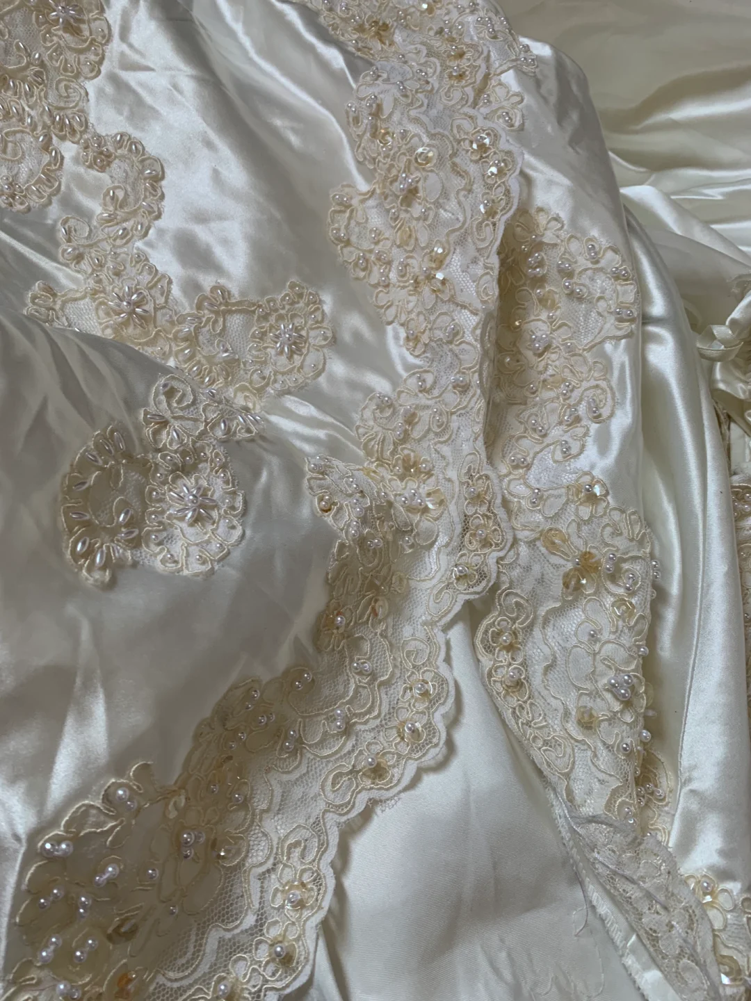 Vintage Wedding Dress 1970s Ball Gown V Neck Sleeveless Satin White Long Wedding Dresses Bridal Gowns Elegant Brides Gown DH575