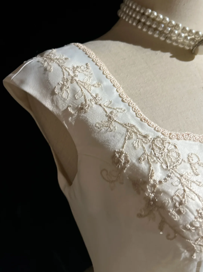 Classic Bridal Gown Ball Gown Square Neck Short Sleeves Tulle White Wedding Dresses Vintage Bridal Gowns DH651