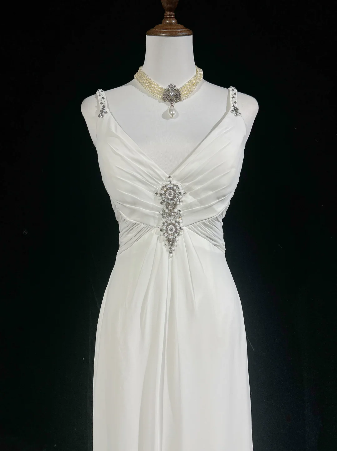 Modern A line Straps Silver Beads Chiffon Long White Backless Wedding Dresses Elegant Bridal Gowns DH657