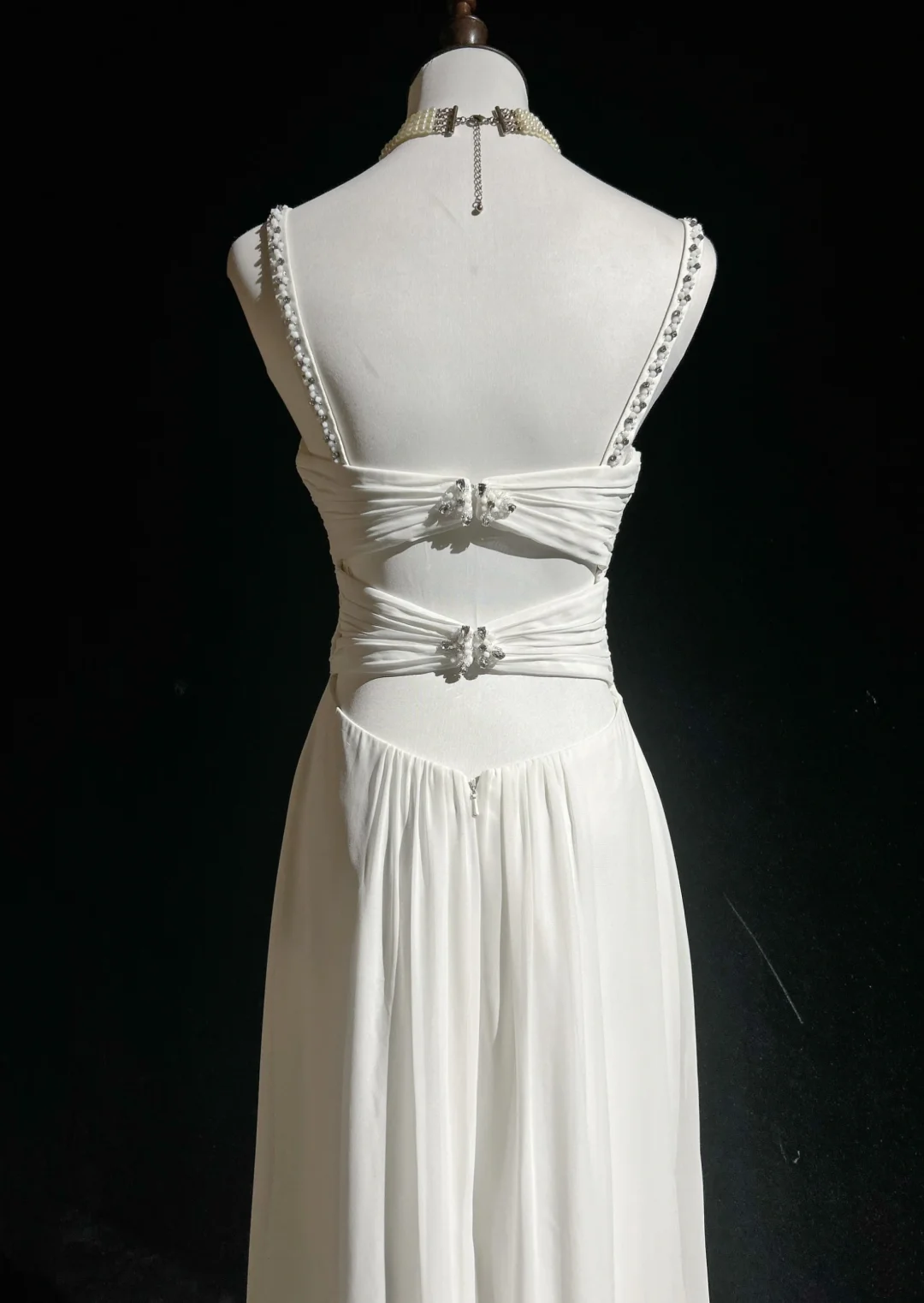 Modern A line Straps Silver Beads Chiffon Long White Backless Wedding Dresses Elegant Bridal Gowns DH657