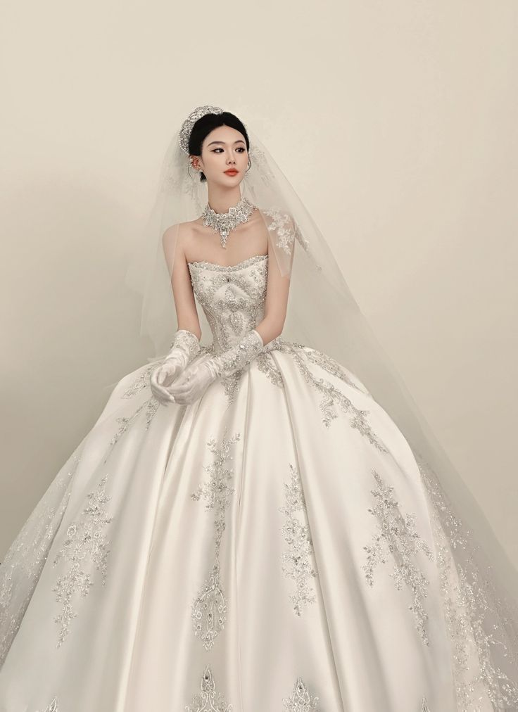 Extravagant Ball Gown Strapless White Satin Beads Long Wedding Dresses Elegant Bridal Gowns DH679