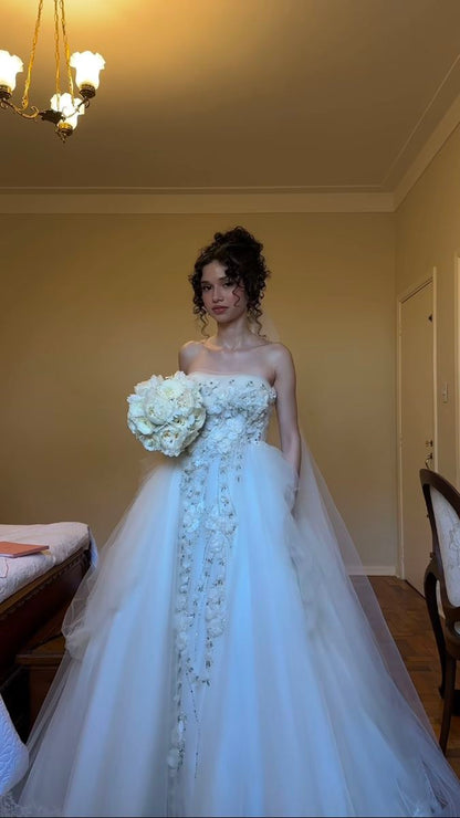 Princess Wedding Dress Ball Gown Strapless Tulle White Long Wedding Dresses Bridal Gowns Elegant Brides Gown DH722