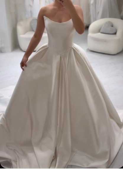 Classy Elegant Wedding Dress Ball Gown Strapless Satin White Wedding Dresses Bridal Gowns DH729