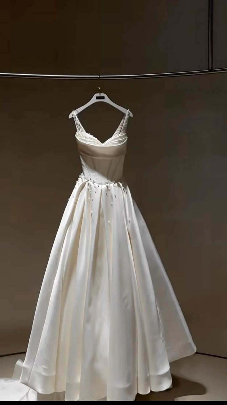 Unique Wedding Dress Ball Gown Straps Neck Satin Long Wedding Dresses Bridal Gowns Elegant Brides Gown DH732